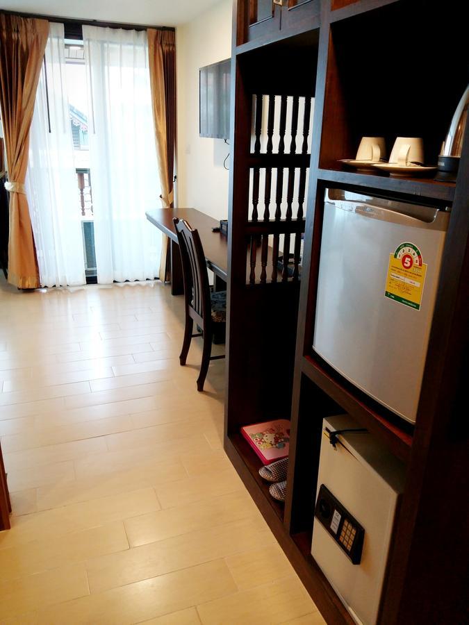 Chambre Triple - Vue sur la Piscine